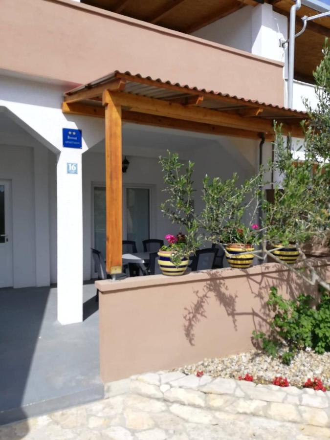 Apartments Zvonimir Privlaka  Esterno foto
